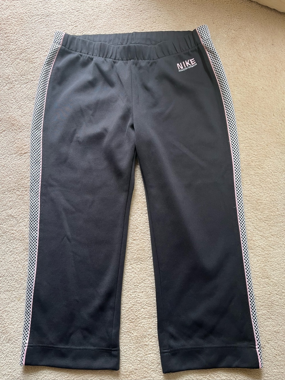 Nike athletic Capri pants